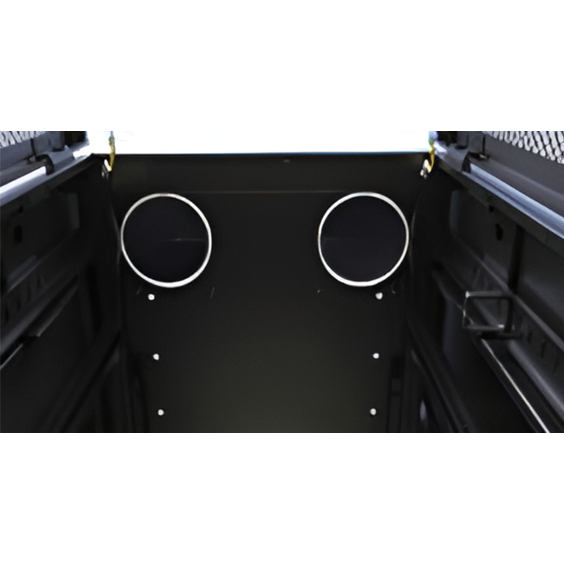 What kind of protection does the seismic design of the data center server cabinet provide against sudden vibrations?